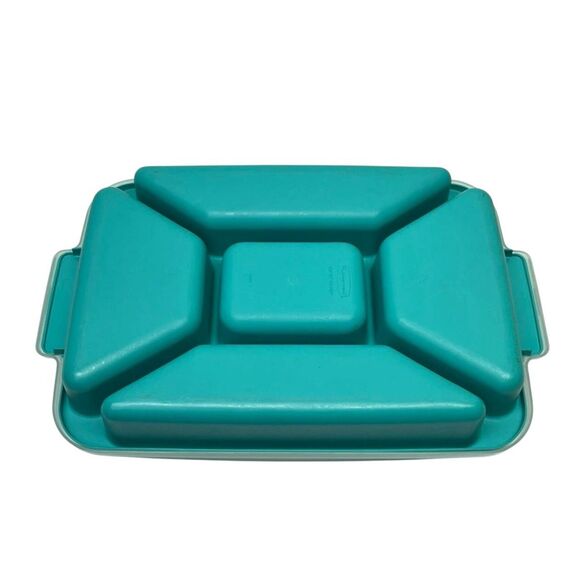 Rubbermaid Servin Saver #0833 5 Compartment Serving Container With Lid - Picture 3 of 5